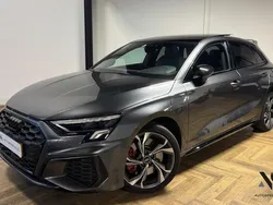 Grijs Gebruikt 2022 Audi A3 Sportback Competition Hatchback | € 36.940 (Eerlijke prijs)