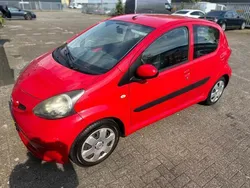 Rood Gebruikt 2006 Toyota Aygo Hatchback | € 850 (Goede deal)