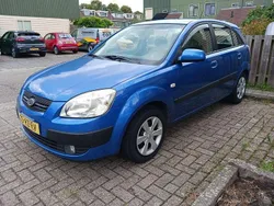 Blauw Gebruikt 2005 Kia Rio MPV | € 1.550 (Goede deal)