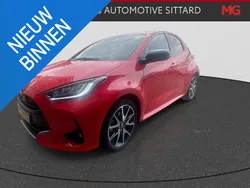 Rood Gebruikt 2022 Toyota Yaris Executive Hatchback | € 23.950 (Eerlijke prijs)
