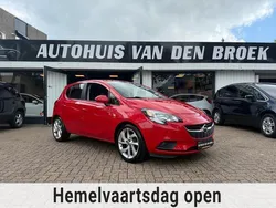 Rood, metallic lak Gebruikt 2017 Opel Corsa Edition Hatchback | € 8.445 (Goede deal)