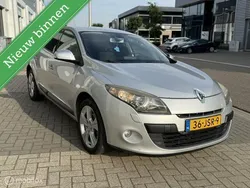 Grijs Gebruikt 2009 Renault Mégane III Dynamique Hatchback | € 3.495 (Eerlijke prijs)