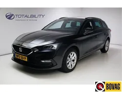 Zwart Gebruikt 2023 Seat Leon CONNECT Stationwagen | € 24.495 (Eerlijke prijs)