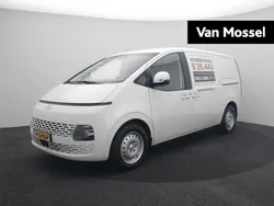 Zwart Nieuw 2024 Hyundai Staria Van | € 25.840 (Eerlijke prijs)