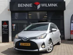 Grijs Gebruikt 2015 Toyota Yaris Hatchback | € 12.995 (Eerlijke prijs)