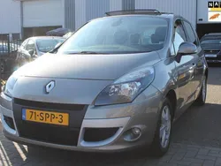 Bruin Gebruikt 2011 Renault Scénic III Dynamique MPV | € 8.450 (Eerlijke prijs)