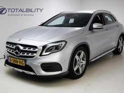 Grijs (metallic) Gebruikt 2019 Mercedes GLA180 Business SUV | € 22.450 (Goede deal)