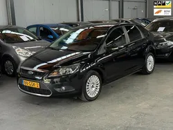 Zwart, metallic lak Gebruikt 2008 Ford Focus Titanium Hatchback | € 3.499 (Eerlijke prijs)