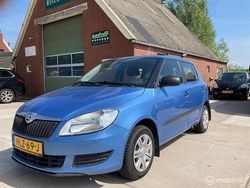 Blauw Gebruikt 2014 Skoda Fabia Hatchback | € 4.850 (Goede deal)