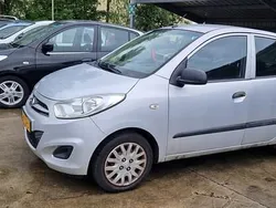 Grijs Gebruikt 2013 Hyundai i10 Pure Hatchback | € 2.850 (Eerlijke prijs)