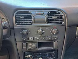 Zwart Gebruikt 2004 Volvo V40 Stationwagen | € 1.100 (Goede deal)