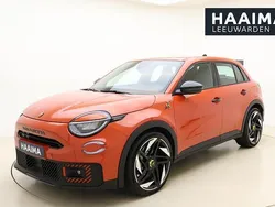 Oranje Nieuw 2025 Abarth 600e Turismo SUV | € 46.750