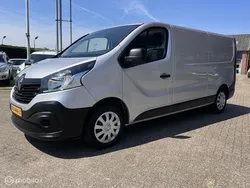 Zilver Gebruikt 2015 Renault Trafic Komfort Van | € 9.950 (Eerlijke prijs)
