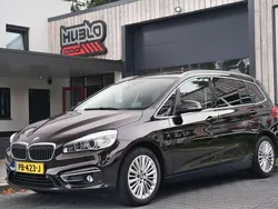 Bruin, metallic lak Gebruikt 2017 BMW 220 Gran Tourer MPV | € 15.450 (Eerlijke prijs)