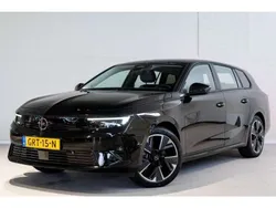 Zwart, metallic lak Gebruikt 2024 Opel Astra Edition Stationwagen | € 29.995 (Iets duurder)