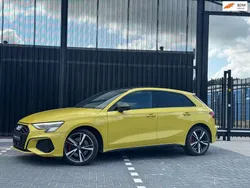 Geel, metallic lak Gebruikt 2021 Audi A3 Sportback e-tron Competition Sedan | € 31.990 (Eerlijke prijs)