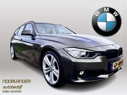 Bruin, metallic lak Gebruikt 2014 BMW 328 Executive Stationwagen | € 15.900 (Eerlijke prijs)