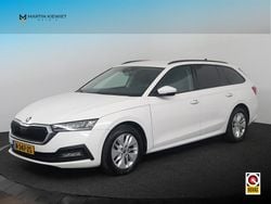 Wit Gebruikt 2022 Skoda Octavia Business Line Stationwagen | € 14.899 (Eerlijke prijs)