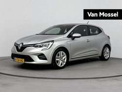 Grijs Gebruikt 2021 Renault Clio V Zen Hatchback | € 17.940 (Eerlijke prijs)