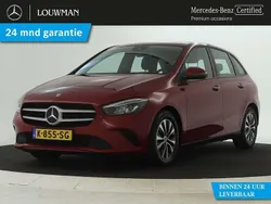 Designo patagoniërood metallic Gebruikt 2021 Mercedes B180 Business MPV | € 22.950 (Eerlijke prijs)