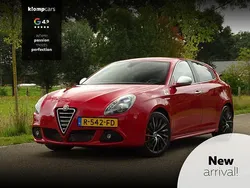 Rood Gebruikt 2011 Alfa Romeo Giulietta Quadrifoglio Verde Hatchback | € 10.900 (Iets duurder)