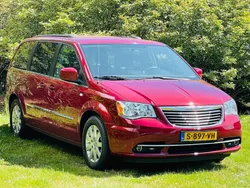 Rood Gebruikt 2022 Chrysler Voyager Limited MPV | € 21.499