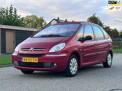 Rood Gebruikt 2005 Citroën Xsara Picasso Exclusive MPV | € 2.950 (Iets duurder)