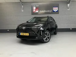 Zwart Gebruikt 2024 Toyota Yaris Cross Executive SUV | € 31.950 (Eerlijke prijs)