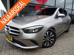 Grijs Gebruikt 2019 Mercedes B180 Business MPV | € 22.945 (Goede deal)