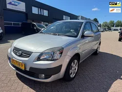 Grijs Gebruikt 2010 Kia Rio Sport Hatchback | € 3.650 (Iets duurder)