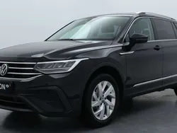Zwart, metallic lak Gebruikt 2023 VW Tiguan Allspace Business SUV | € 40.450 (Eerlijke prijs)