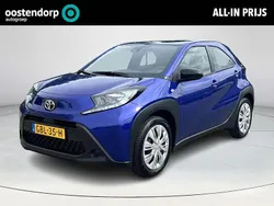 Blauw Gebruikt 2024 Toyota Aygo Play Hatchback | € 18.945 (Eerlijke prijs)