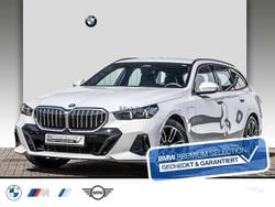 Wit Nieuw 2025 BMW 530e M Sport Stationwagen | € 62.900 (Super prijs)