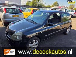 Zwart Gebruikt 2005 Renault Clio II Hatchback | € 950 (Goede deal)