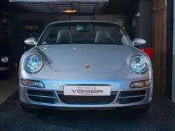 Zilver, metallic lak Gebruikt 2006 Porsche 911 Carrera 4S Cabriolet Cabriolet | € 59.500 (Eerlijke prijs)