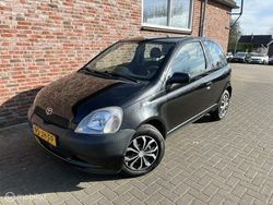Zwart Gebruikt 2002 Toyota Yaris Hatchback | € 1.950 (Iets duurder)