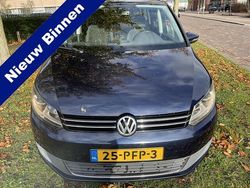 Blauw (metallic) Gebruikt 2011 VW Touran Comfortline MPV | € 6.250 (Goede deal)