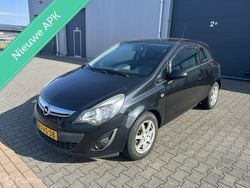 Zwart Gebruikt 2014 Opel Corsa Design Edition Hatchback | € 1.999 (Goede deal)