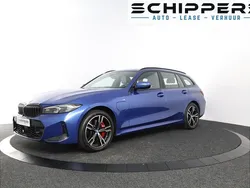 Blauw Gebruikt 2024 BMW 330e M Sport Stationwagen | € 49.900 (Super prijs)