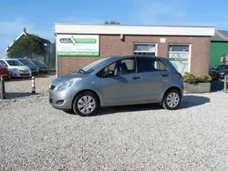 Grijs Gebruikt 2010 Toyota Yaris Cool Hatchback | € 5.450 (Eerlijke prijs)