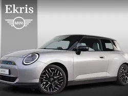 Grijs Gebruikt 2024 Mini Cooper SE Favoured Hatchback | € 33.999
