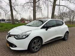 Wit Gebruikt 2015 Renault Clio IV Night&Day Hatchback | € 4.299 (Goede deal)