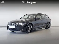 Zwart, metallic lak Gebruikt 2024 BMW 330e M Sport Stationwagen | € 58.495 (Eerlijke prijs)