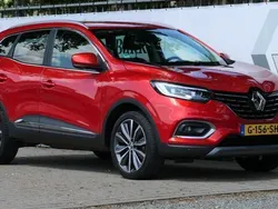 Rood, metallic lak Gebruikt 2019 Renault Kadjar Intens SUV | € 20.900 (Iets duurder)