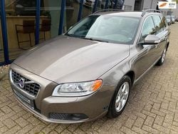 Grijs Gebruikt 2009 Volvo V70 Momentum Stationwagen | € 18.945