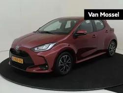 Rood Gebruikt 2021 Toyota Yaris Hybrid Hatchback | € 20.940 (Eerlijke prijs)