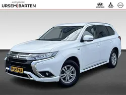 Wit, metallic lak Gebruikt 2020 Mitsubishi Outlander SUV | € 20.930 (Goede deal)