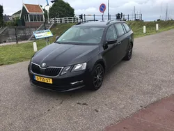 Zwart Gebruikt 2018 Skoda Octavia Business Line Stationwagen | € 7.250