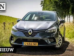 Grijs Gebruikt 2021 Renault Clio V Intens Hatchback | € 13.890 (Eerlijke prijs)