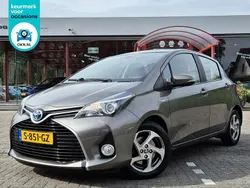 Grijs Gebruikt 2017 Toyota Yaris Hatchback | € 15.340 (Eerlijke prijs)